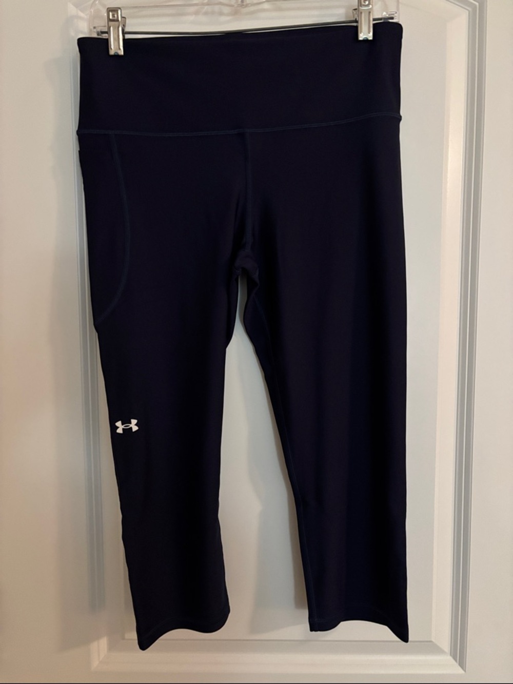 Under Armour Navy Blue Capri Leggings with Side Pocket